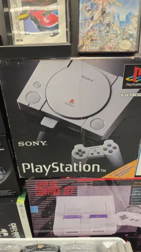 PlayStation fat destravado por cartão de memória com 38 jogos