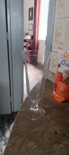5 Taças grandes para água e drinks.