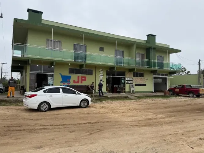 Apartamentos em Balneário Gaivota c/ salas comercias