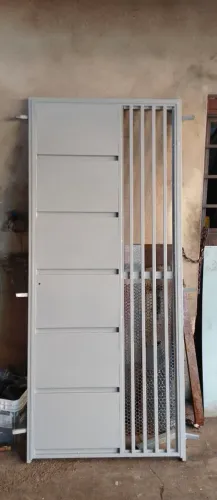 Porta metálica