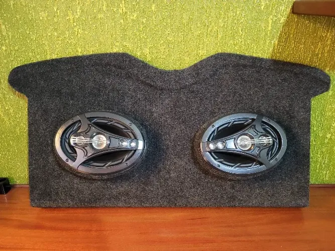 Tampão porta malas Corsa Hatch par alto falante 6x9