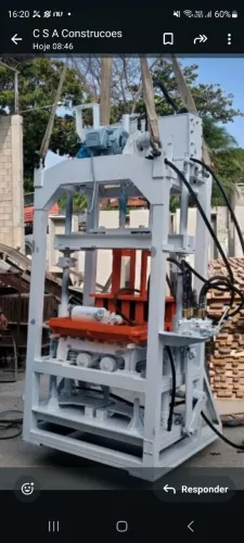 Maquina de blocos trailor, idraulica novinha
