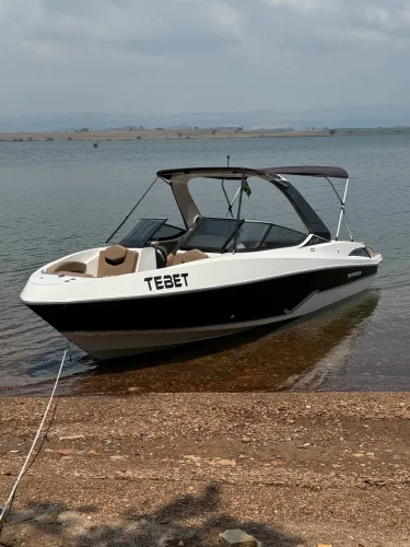 Ventura V250