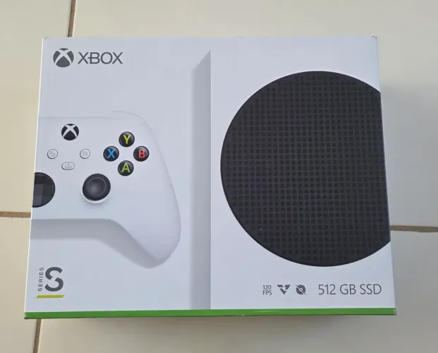 Somente a Caixa do Xbox Series Vazia