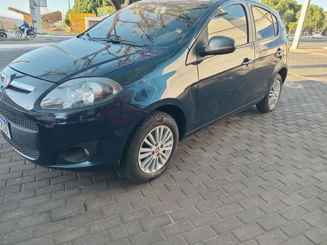 Fiat Palio Attractive 1.0 EVO Fire Flex 8V 5P 2013