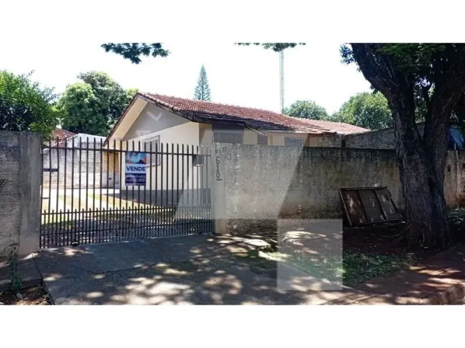 Casa a venda no bairro Conjunto Habitacional Requião - Maringá/PR