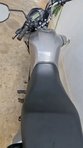 Titan muito nova único dono