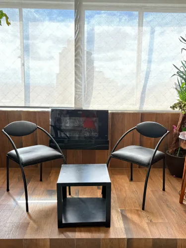 Conjunto cadeiras tok stok e mesinha de ferro