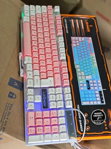 Teclado gamer rosa 
