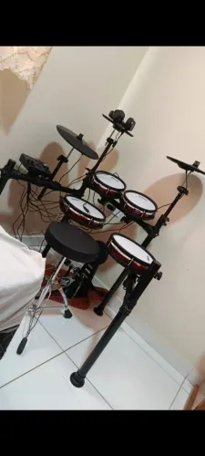 Bateria eletrônica nova