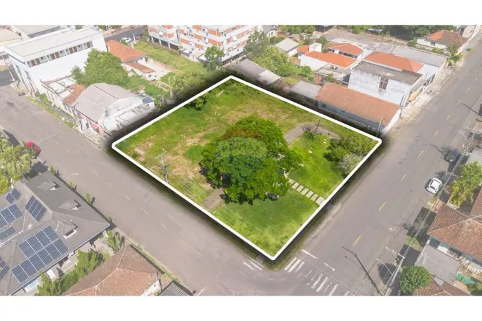 Oportunidade Rara: Terreno Comercial de Esquina no Centro de Montenegro