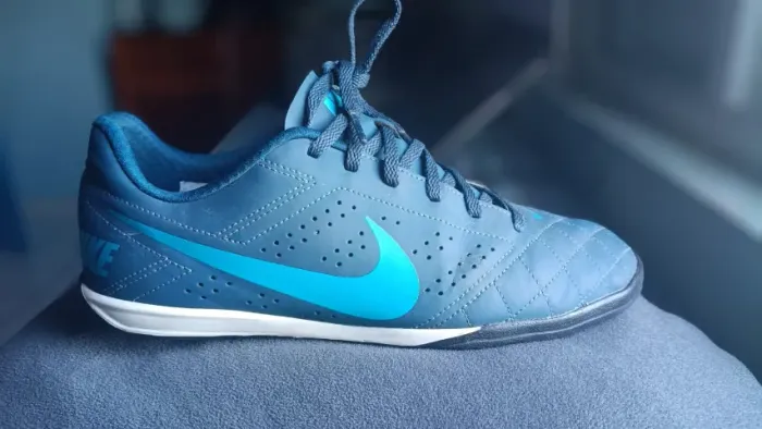 Chuteira futsal Nike - Tamanho 40