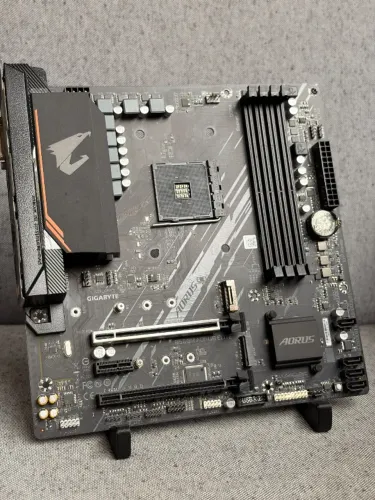 Placa mãe Aorus Elite B550M Amd