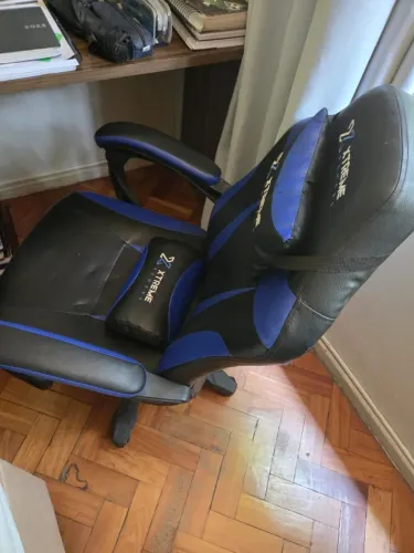 Cadeira gamer giratória