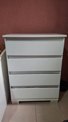 Comoda branca