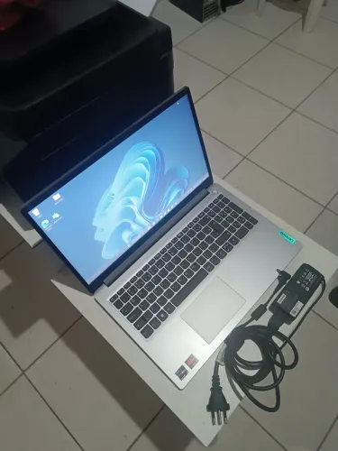 Notebook lenovo Ryzen 5 7520u, ram 8GB DDR5 ghz 5500 MT\s, ssd 256 GB, video dedicado 2GB