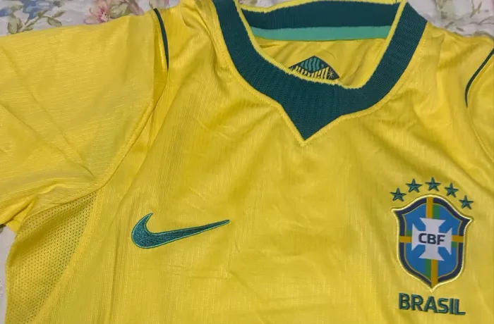 Camisa do Brasil amarela
