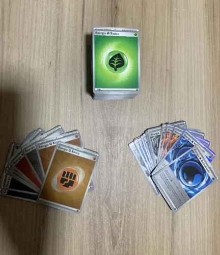 Lote com 180 energias de cards Pokémon