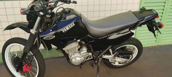 XT 600e 2002 Preta a toda prova