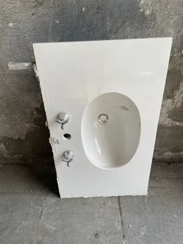 Vendo pias banheiro , tenho 3 unidades