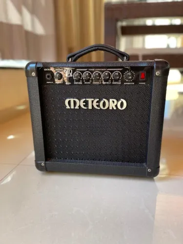 AMPLIFICADOR DE GUITARRA - BIVOLT - Meteoro Nitrous Drive NDE15 Amplifier Black