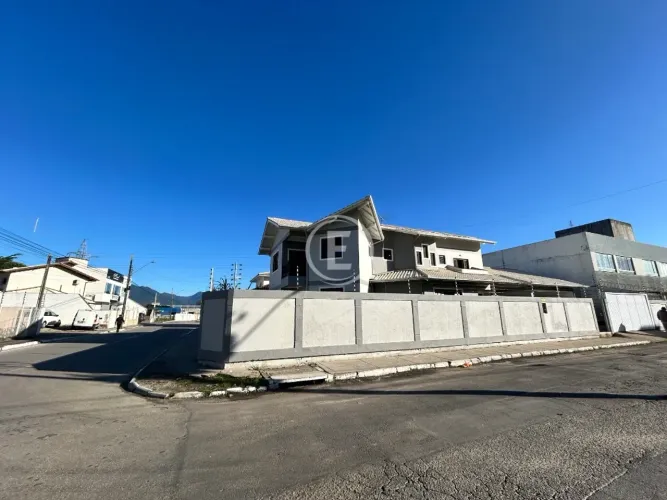 Casa 5 Quartos com 2 Suítes - Pagani