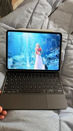 iPad 11" Pro M4 + MagicKeyboard original + Apple Pen Pro ver 2