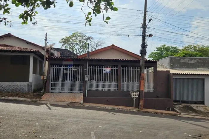 "Casa Reformada com energia solar no Jardim Piracema, Barra do Garças"