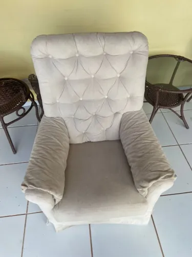 Poltrona de amamentação ou de descanso. 