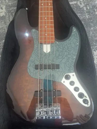 Vendo/Troco Baixo Studebacker Jazz Bass 5c Ativo(circuito Sire blindado) - Ponte Gotoh