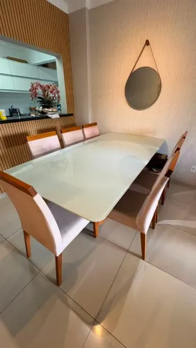 MESA 8 LUGARES COM 8 CADEIRAS SEMI NOVA.