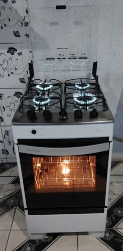 Lindo moderno fogão Brastemp top com super chama automático conservado 