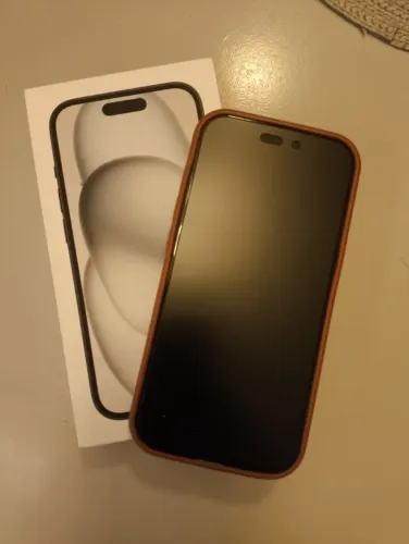 iPhone 15 - 256G