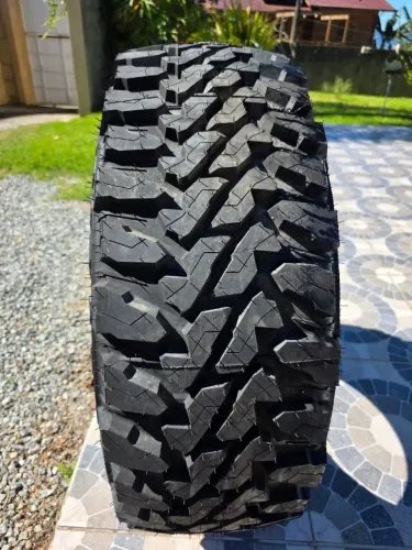 Pneus Yokohama Geolandar 295/70 R17