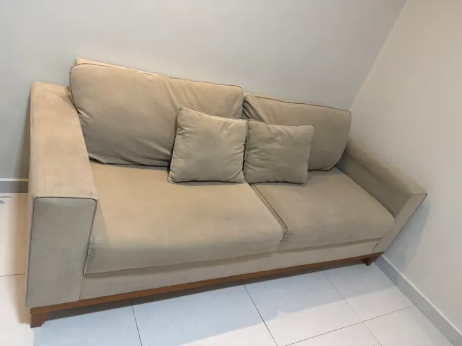Vendo sofá estilo retrô poucas marcas de uso