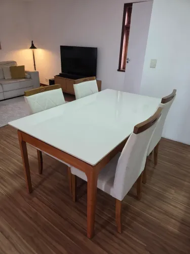 MESA TAMPO VIDRO + 4 CADEIRAS ESTOFADAS