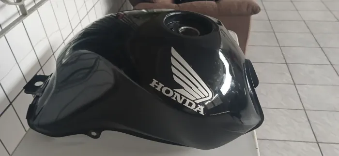 Tanque CG 160 Start 2017 usado, necessita reparo no dreno