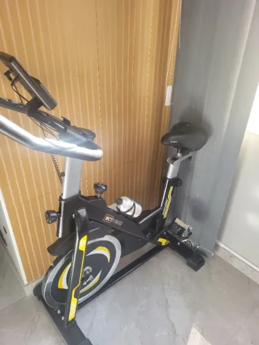 Bicicleta Spinning WCT Fitness 13kg Semi Nova