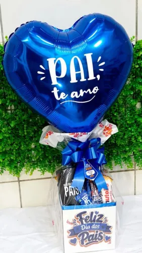 Cesta Box Café da Manhã Dia Dos Pais Especial Com Balão Gigante e Copo Personalizado.