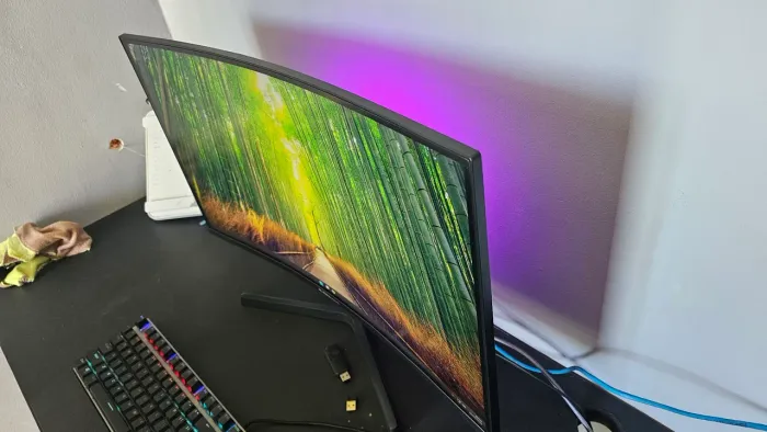 Monitor 27 curvo   144hrtz