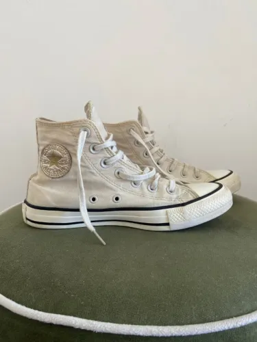 Tênis Converse Chuck Taylor All Star Feminino Original Cano Alto Bege/Branco Nº 34
