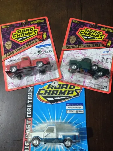 3 Miniaturas Relíquias anos 90 Road Champs Séries 1:43