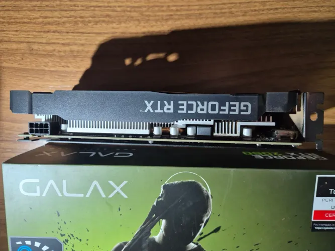 Vendo placa de video RTX 2060