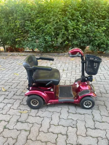Cadeira de Rodas Motorizada / Scooter Freedom Mirage RX Vermelha