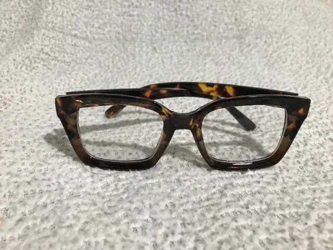Armação de Oculos feminino quadrado