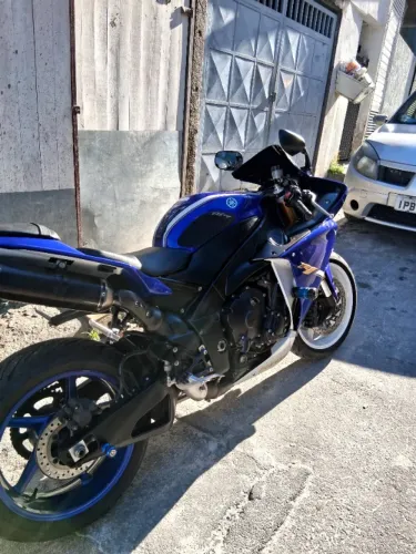 Ymarra 1000 cilindrada R1 em bom estado muito cosevada