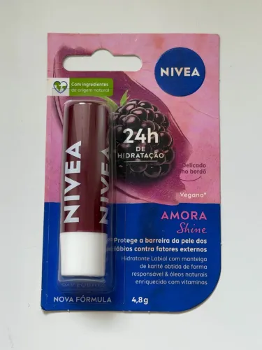 Protetor e Hidratante Labial Nivea Amora Shine 4,8g - Novo e Lacrado