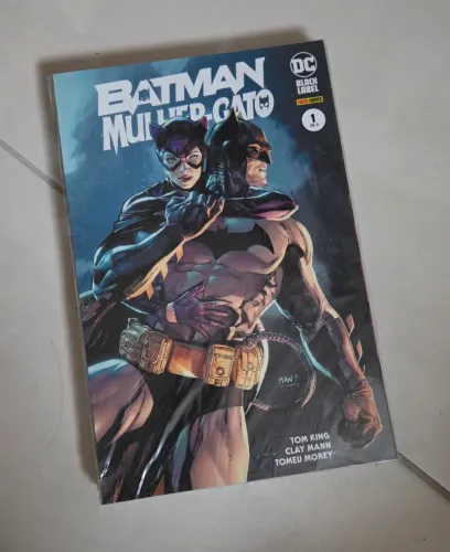 Batman e Mulher-Gato Tom King e Clay Mann Mini-Série Completa em 3 volumes