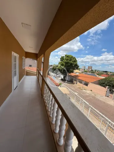 ALUGA-SE SOBRADO PISO SUPERIOR | JARDIM CUIABÁ More com conforto e sofisticação em um dos