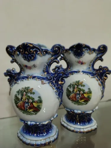 Par de vasos portugueses